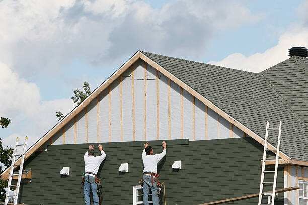 Professional Vinyl Siding technician working in Avon, IN